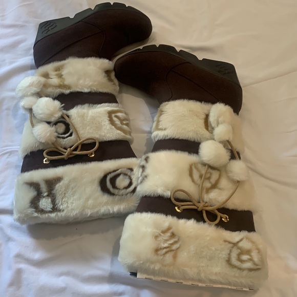 Roca-Wear Boots ladies size 6.5. - Picture 4 of 10